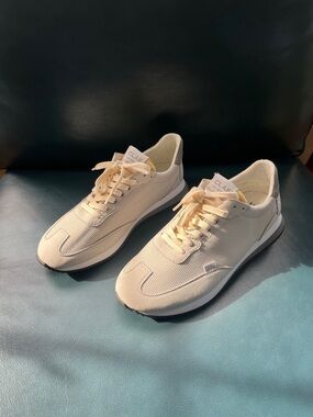Clae size 40.5 “Runyon” Grey Retro Style Low-Top Sneakers